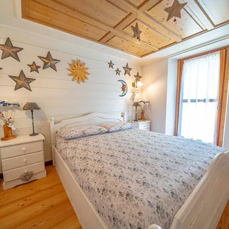 Holiday home Adele *