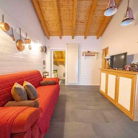 Holiday home Adele *